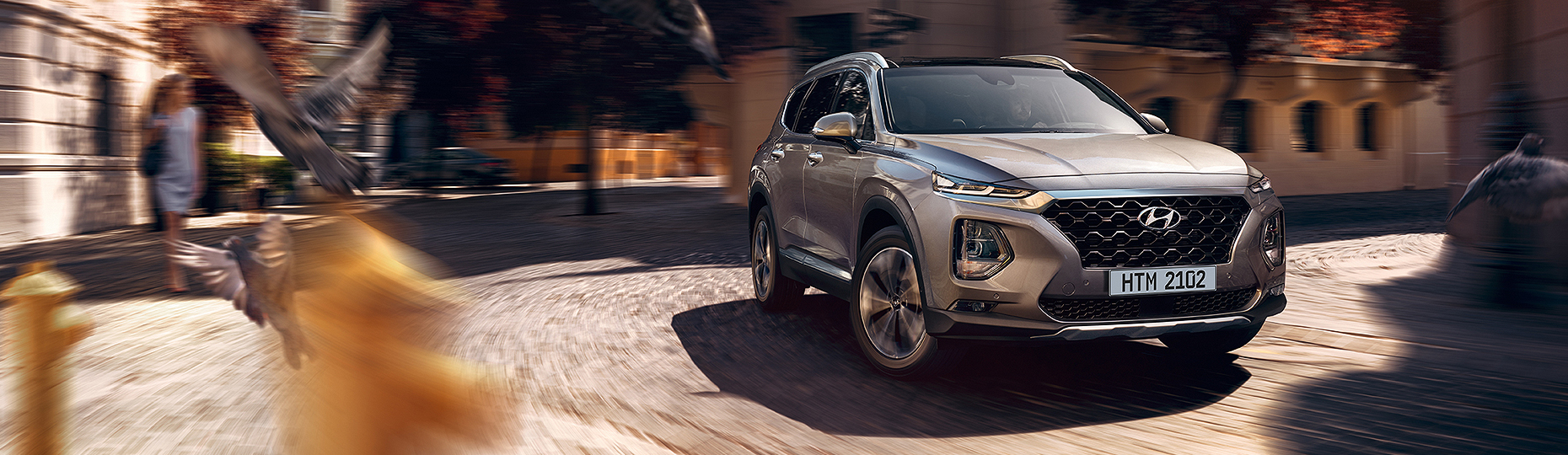 الجهة الأمامية لسانتافي الجديدة كلياً تتحرك