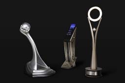 هناك 3 جوائز